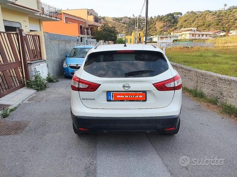 Usata Nissan Qashqai 110 CV (80 kW) 2016 Bianco SUV