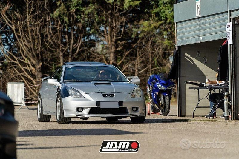 Usata Toyota Celica T2 143 CV (105 kW) 2001 Grigio Coupé