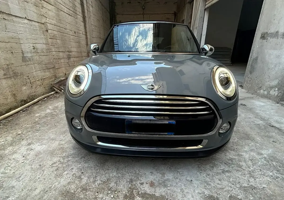 Käytetty Mini Cooper D Business 2016 Harmaa Viistoperä