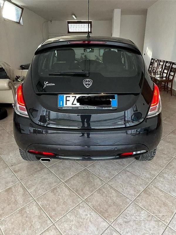 Nero Usata 2019 Lancia Ypsilon Due volumi | 8850 € (Ottimo prezzo) - Immagine 1/4