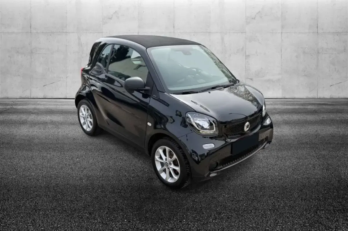 Begagnad Smart ForTwo Cabrio Passion 71 HK (52 kW) 2018 Svart Cab