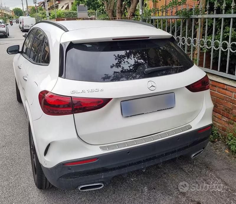 Usata Mercedes GLA180 Advanced 115 CV (84 kW) 2023 Bianco SUV