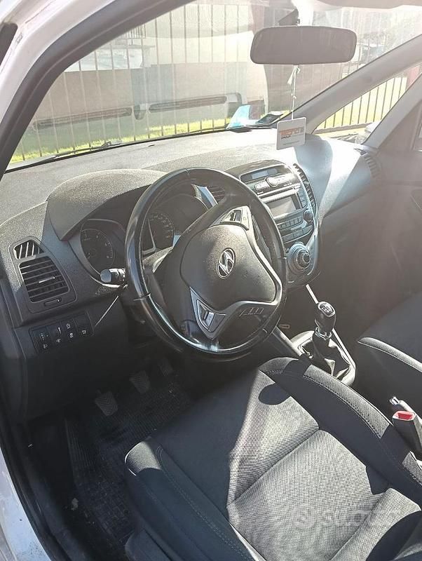 Usata Hyundai ix20 90 CV (66 kW) 2015 Bianco Utilitaria