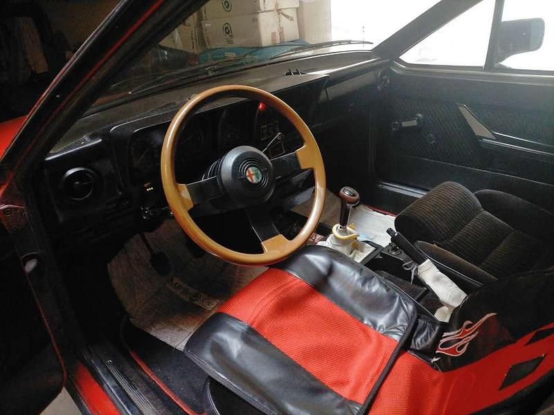 Usata Alfa Romeo GTV 129 CV (94 kW) 1982 Rosso Coupé