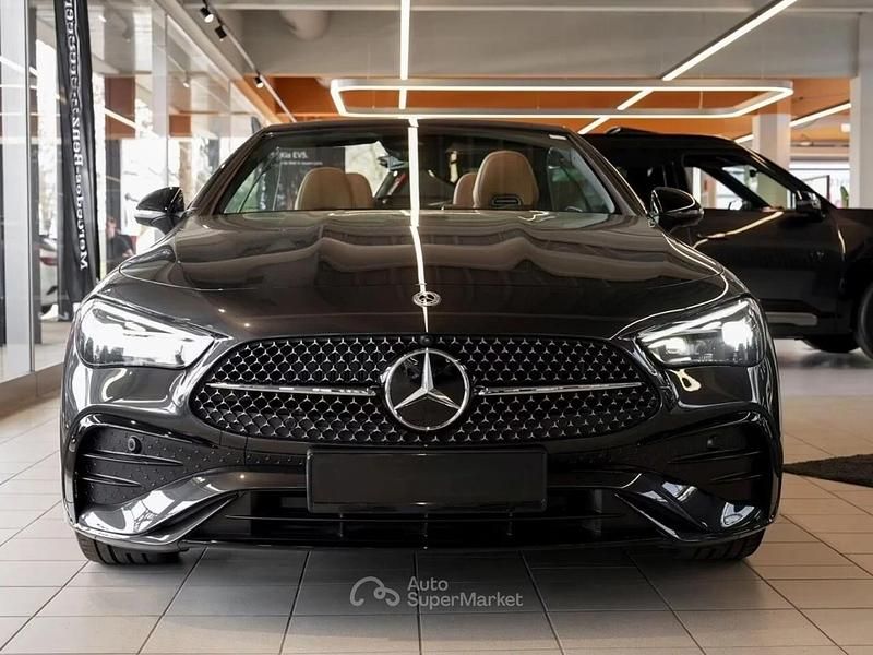 Käytetty Mercedes CLE220 Advanced 197 HP (144 kW) 2025 Harmaa Avoauto