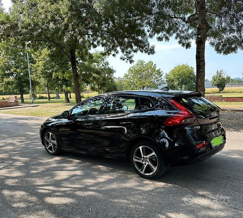 Usata Volvo V40 2014 Nero Station wagon