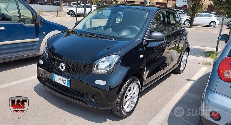 Usata Smart ForFour Prime 71 CV (52 kW) 2019 Nero Utilitaria