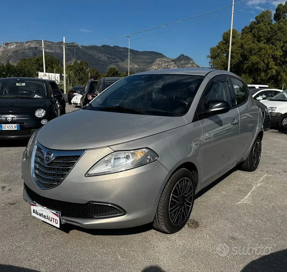 Usata Lancia Ypsilon Gold 95 CV (69 kW) 2015 Giallo Utilitaria
