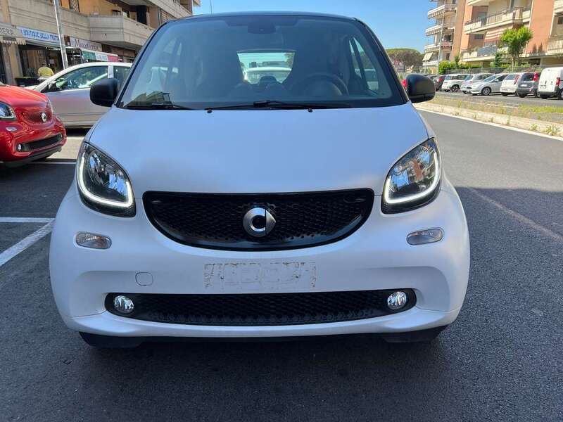 Bianconero Usata 2019 Smart ForTwo Coupé Passion Coupé | 14.999 € (Super prezzo) - Immagine 1/4