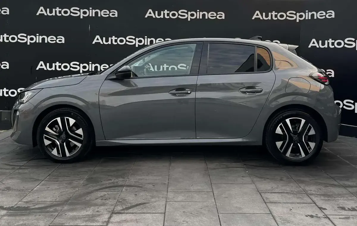 Usata Peugeot 208 Allure 102 CV (75 kW) 2025 Grigio Utilitaria