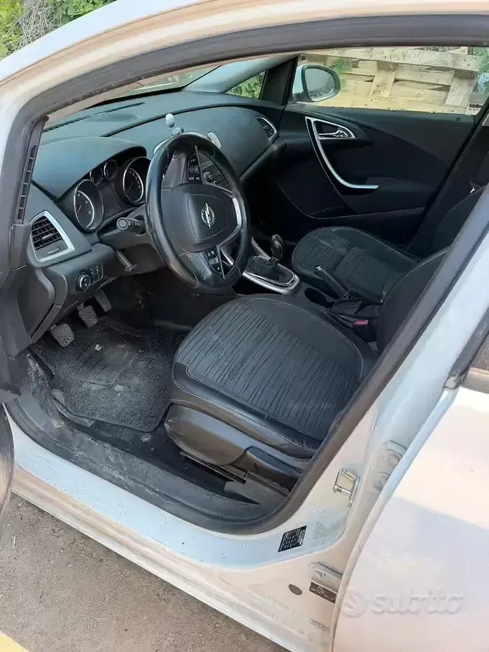 Usata Opel Astra 130 CV (95 kW) 2014 Station wagon