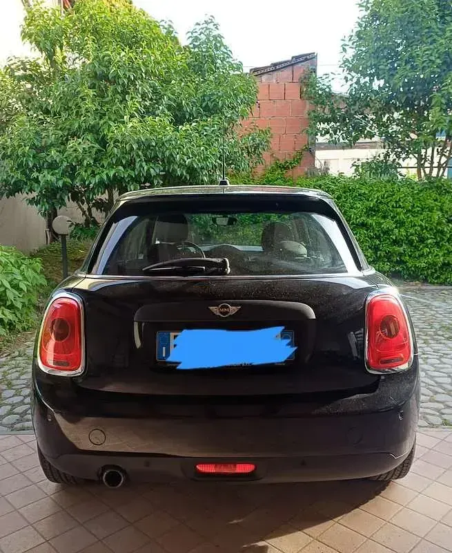 Usata Mini ONE 102 CV (75 kW) 2014 Nero Utilitaria
