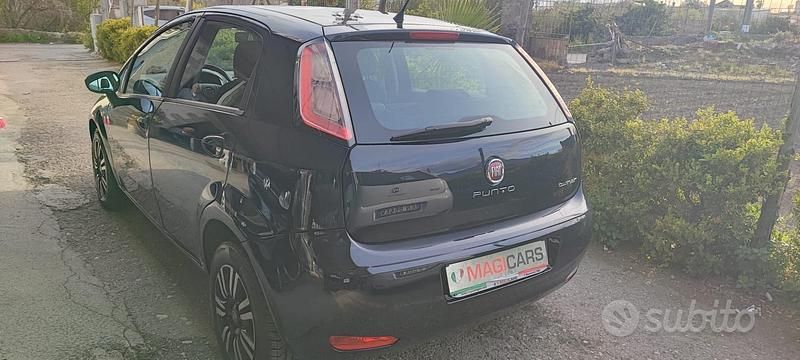 Usata Fiat Punto 84 CV (61 kW) 2012 Blu Utilitaria