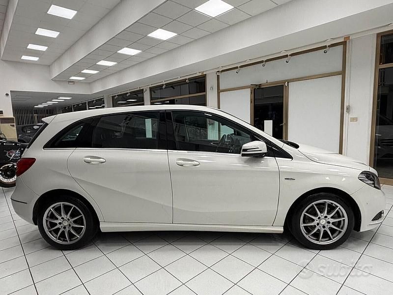 Usata Mercedes B200 Executive 136 CV (100 kW) 2012 Bianco Monovolume