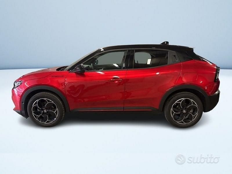 Usata Alfa Romeo Junior Edizione Speciale 114 kW (156 CV) 2024 Rosso metallizzato SUV