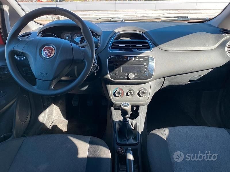 Usata Fiat Punto Street 69 CV (50 kW) 2017 Rosso Utilitaria