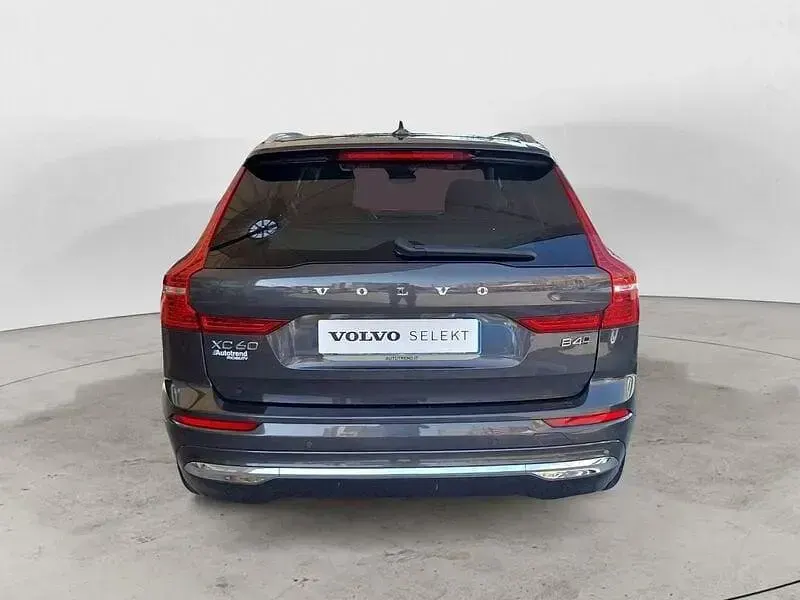 Usata Volvo XC60 Plus 197 CV (144 kW) 2022 Grigio SUV