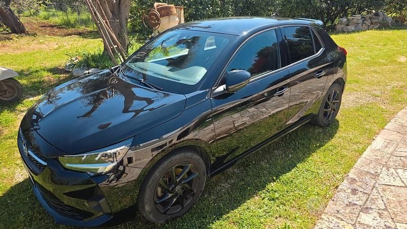 Usata Opel Corsa GS Line 131 CV (96 kW) 2023 Nero Utilitaria