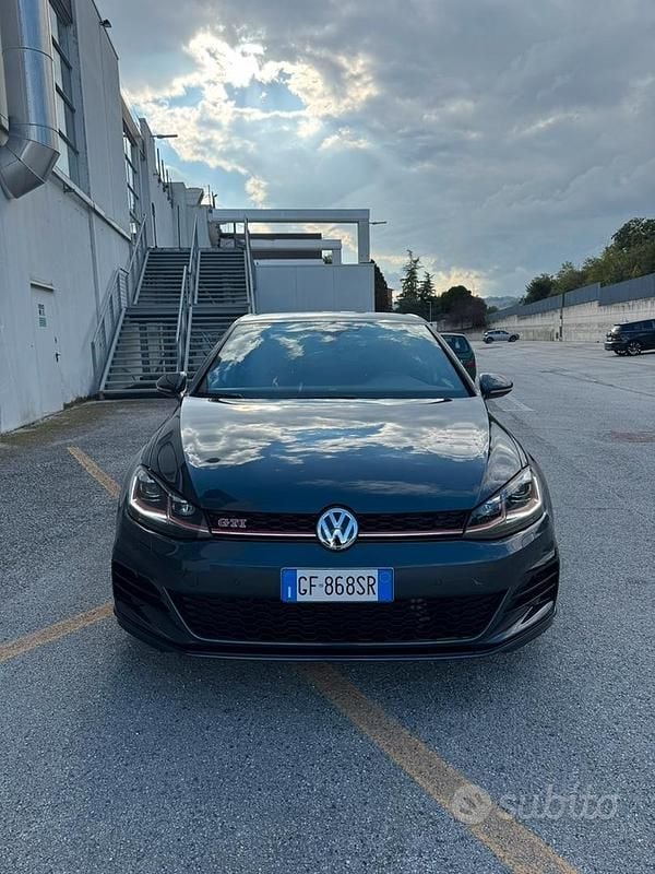 Usata 2019 VW Golf GTI Tre volumi | 19.900 € - Immagine 1/4
