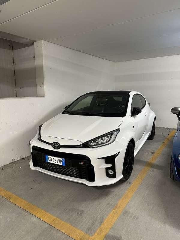 Usata Toyota Yaris 261 CV (191 kW) 2021 Bianco Utilitaria