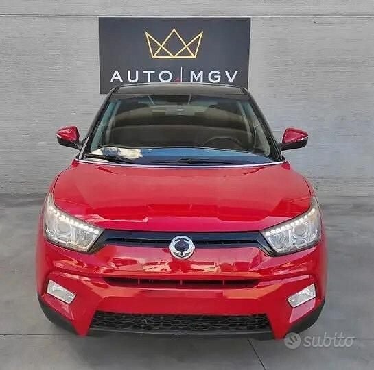 Usata Ssangyong (KGM) Tivoli 116 CV (85 kW) 2016 Rosso SUV