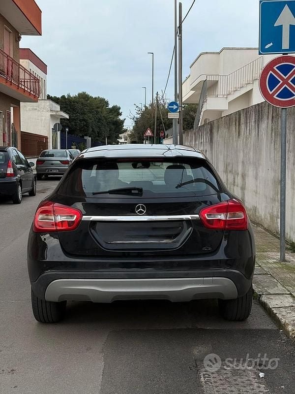 Usata Mercedes GLA180 109 CV (80 kW) 2015 Nero SUV
