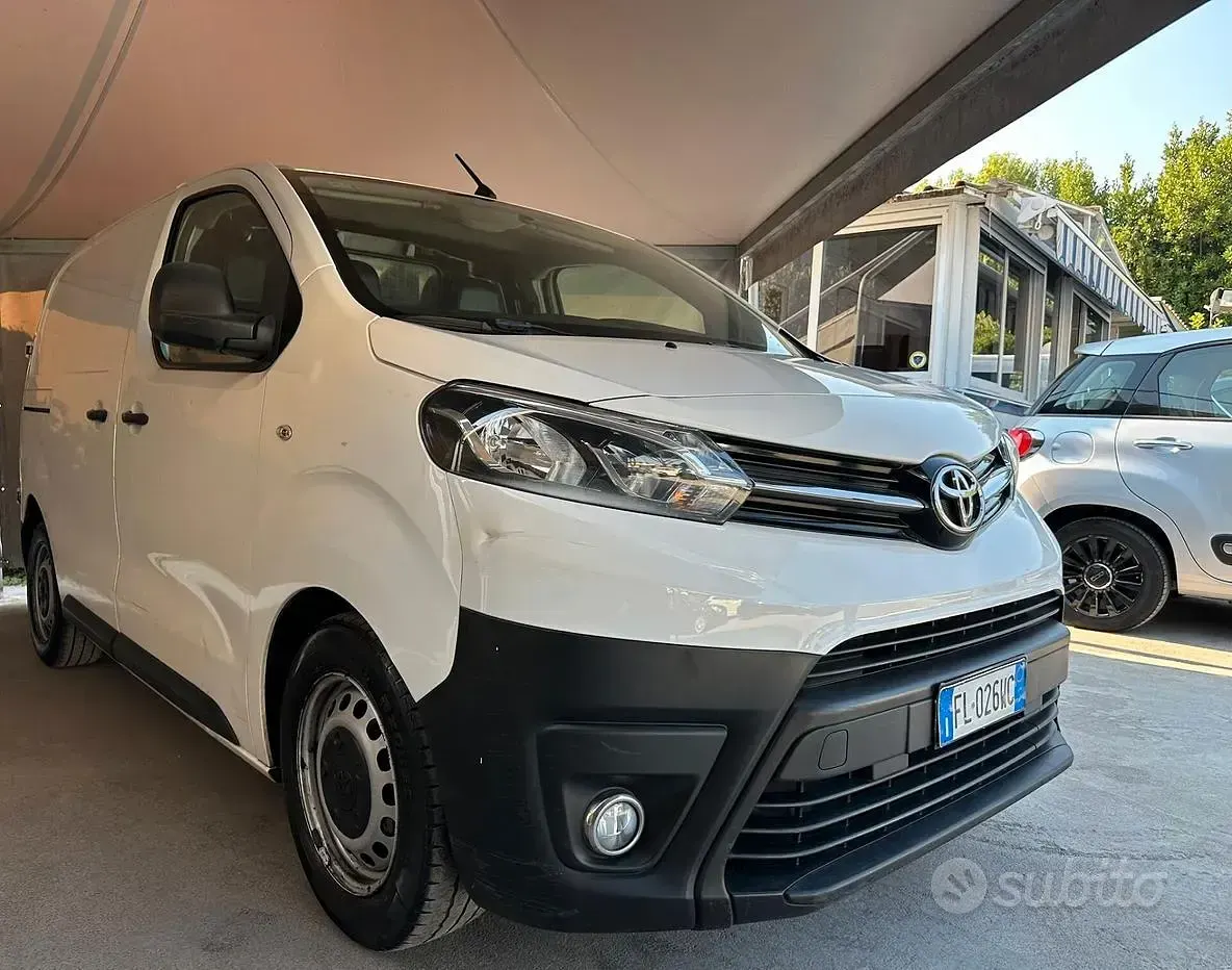 Usata Toyota Proace 115 CV (84 kW) 2017 Bianco Monovolume