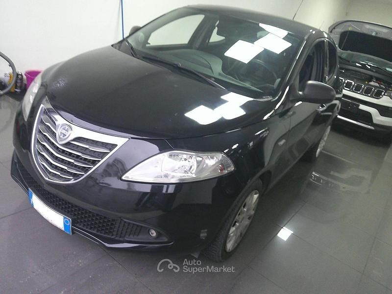 Usata Lancia Ypsilon Silver 69 CV (50 kW) 2014 Nero Utilitaria