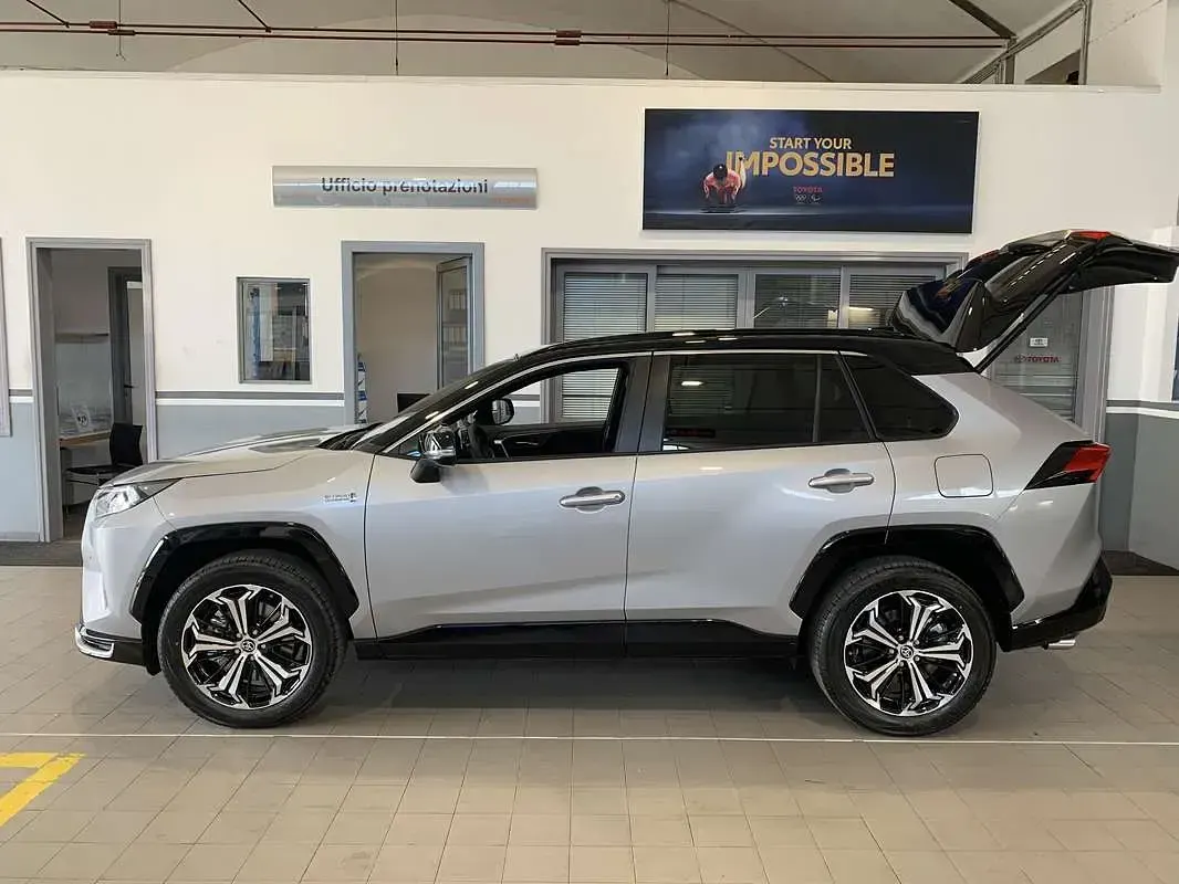 Usata Toyota RAV4 Hybrid Style 306 CV (225 kW) 2021 SUV