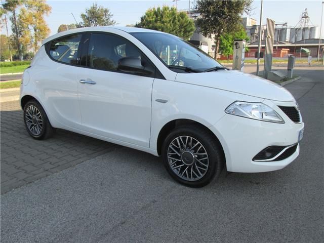 Lancia delta for sale image