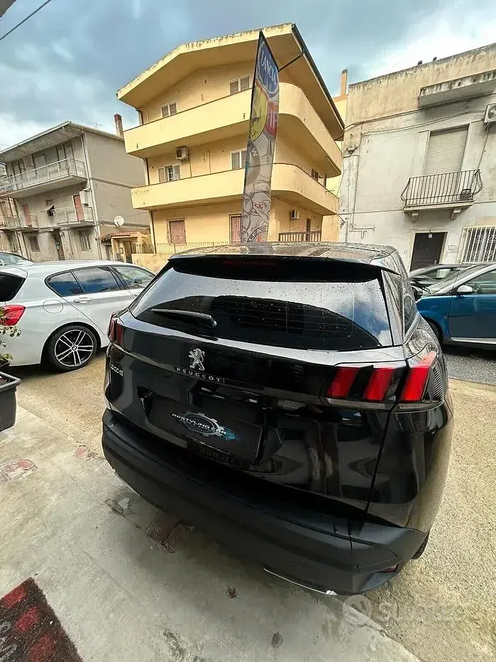 Begagnad Peugeot 3008 Active 131 HK (96 kW) 2023 Svart SUV