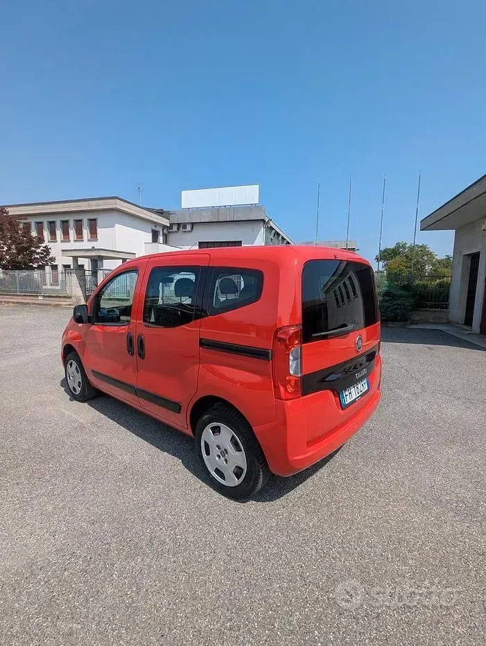 Usata Fiat Qubo Trekking 70 CV (51 kW) 2017 Rosso Monovolume