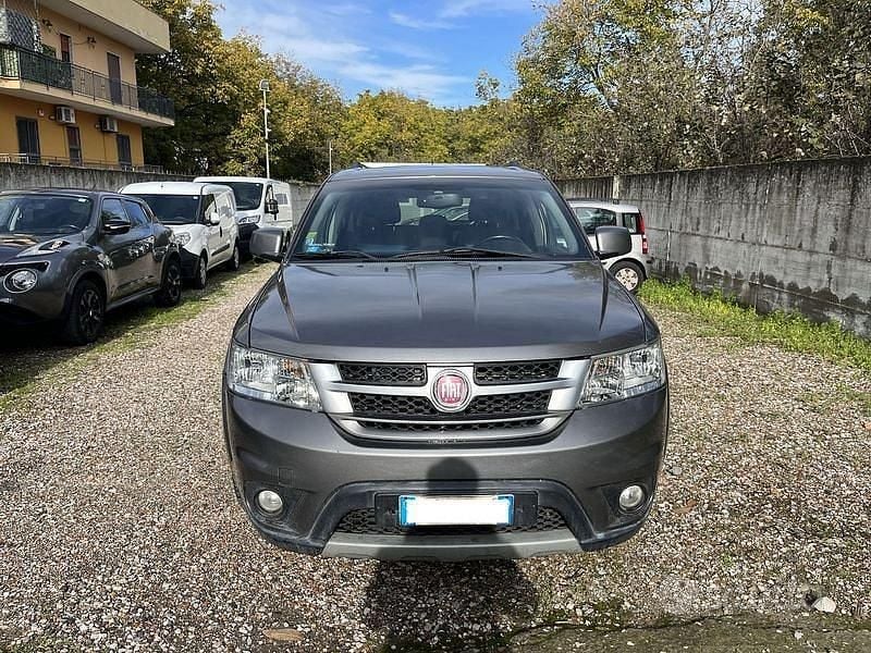 Usata Fiat Freemont 170 CV (125 kW) 2013 Grigio SUV
