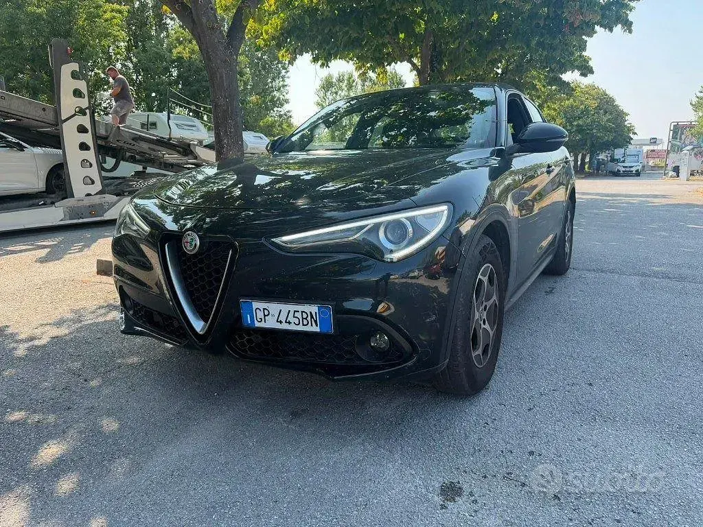 Usata Alfa Romeo Stelvio Business 160 CV (117 kW) 2023 Nero SUV