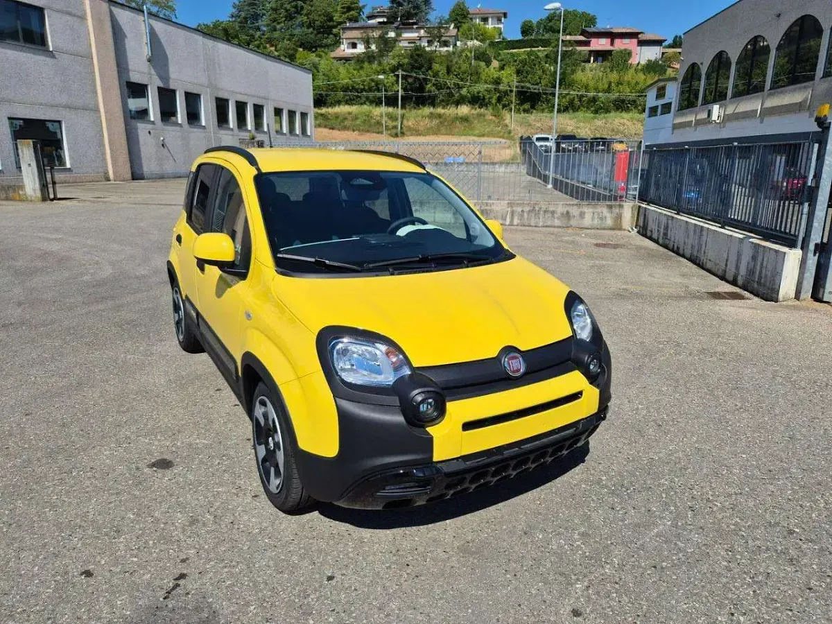 Nuova Fiat Panda Cross Cross 65 CV (47 kW) 2025 Giallo Utilitaria