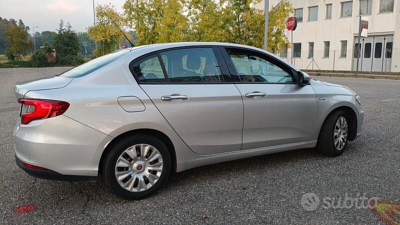 Usata Fiat Tipo Easy 95 CV (69 kW) 2017 Grigio Station wagon