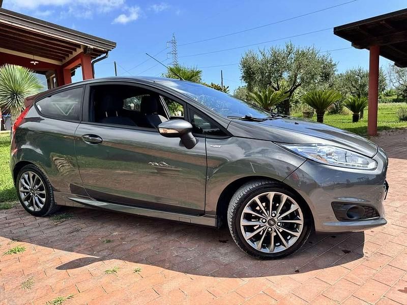 Usata 2017 Ford Fiesta Due volumi | 12.900 € (Molto cara) - Immagine 1/4