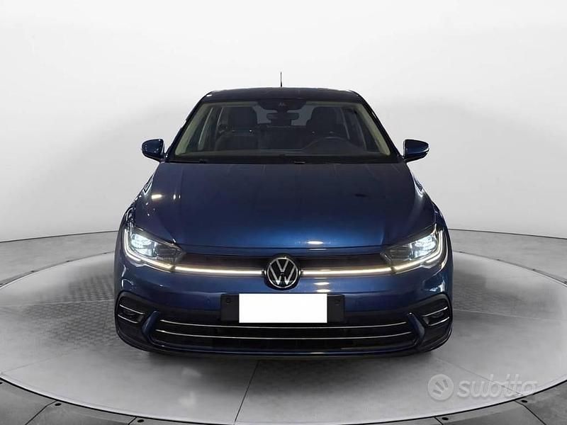 Usata VW Polo R-line 95 CV (69 kW) 2023 Blu Utilitaria