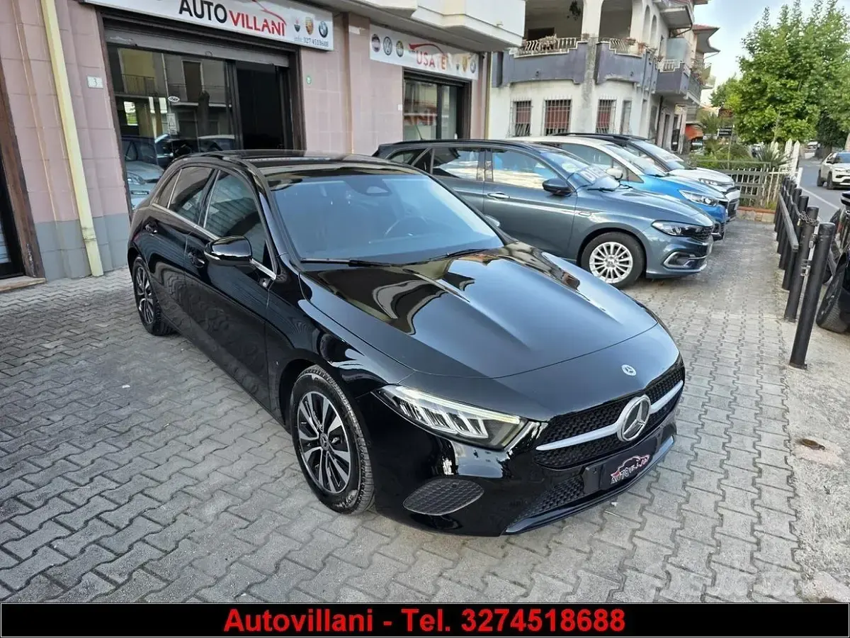 Usata Mercedes A180 Advanced 116 CV (85 kW) 2023 Nero Berlina
