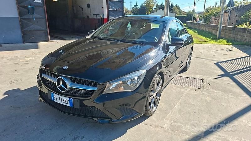 Usata Mercedes CLA200 135 CV (99 kW) 2015 Nero Berlina