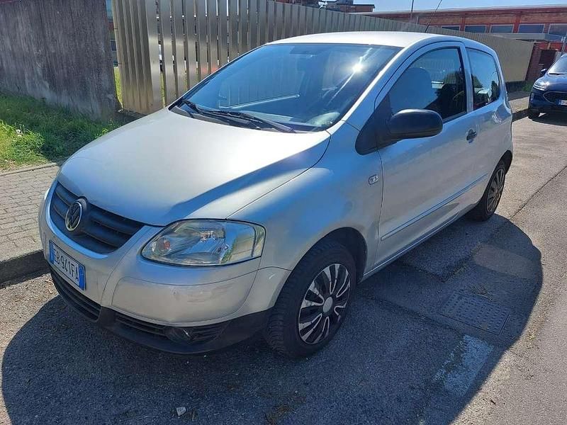 Begagnad VW Fox 55 HK (40 kW) 2010 Silver Halvkombi