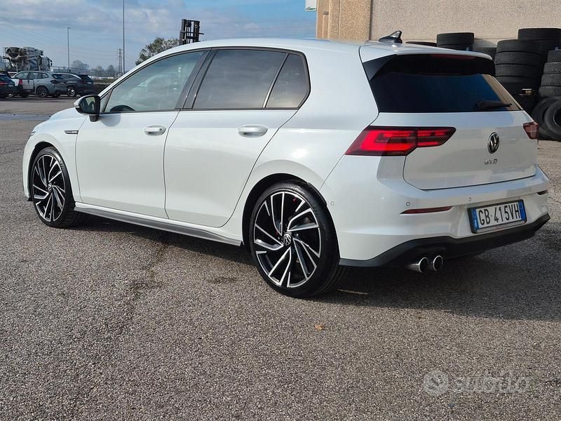 Usata VW Golf VIII GTD 200 CV (147 kW) 2021 Oryx white pearl Berlina