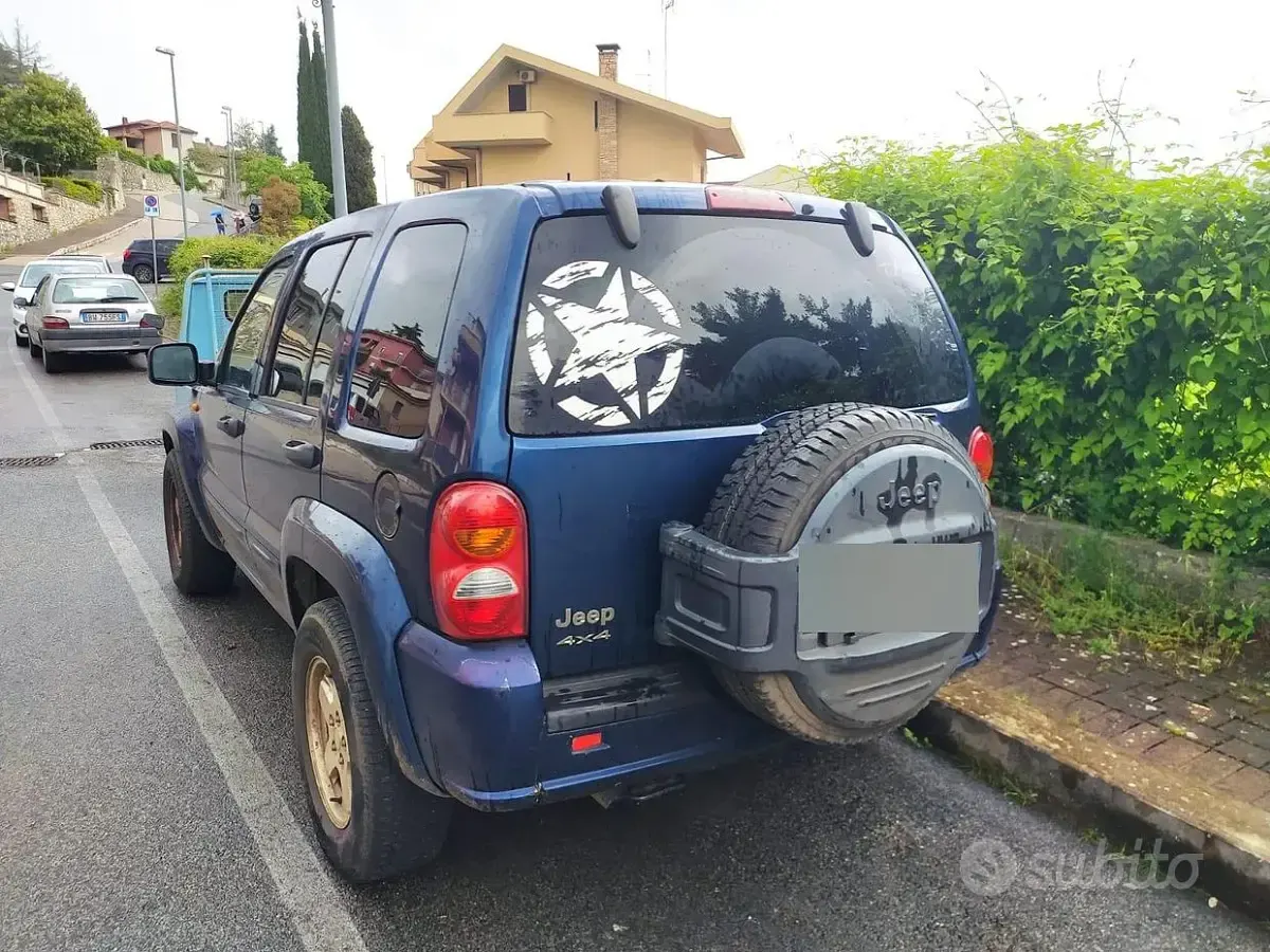 Usata Jeep Cherokee 150 CV (110 kW) 2003 SUV