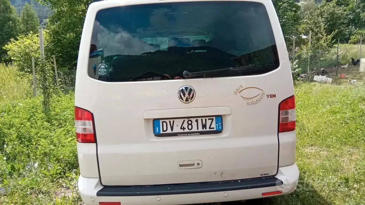 Usata VW Caravelle 131 CV (96 kW) 2009 Furgone