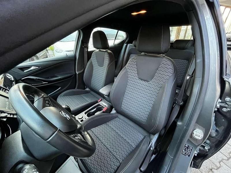 Käytetty Opel Astra Innovation 110 HP (80 kW) 2019 Harmaa Sedan