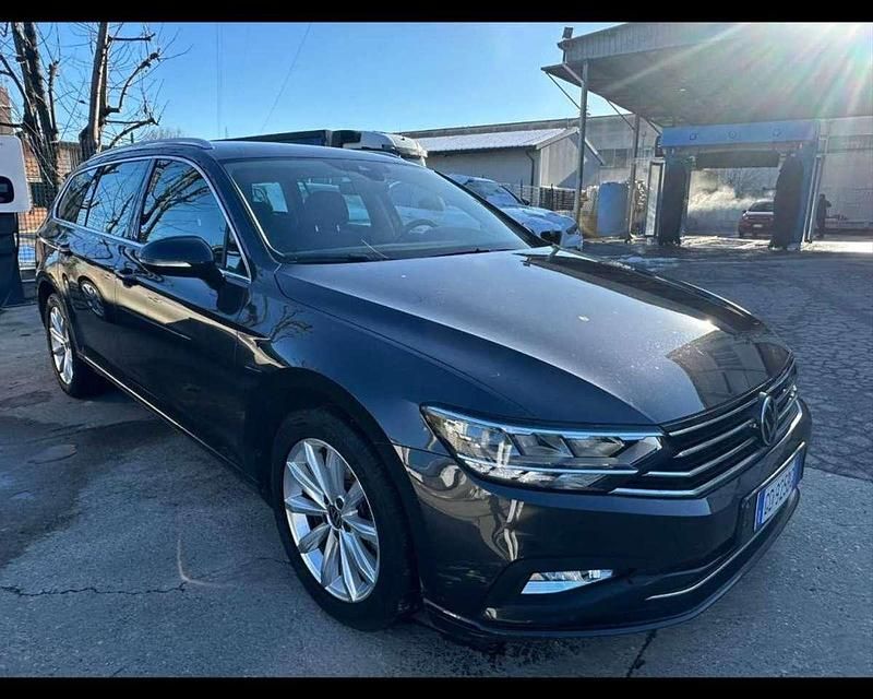Usata VW Passat Business 150 CV (110 kW) 2020 Grigio scuro Station wagon