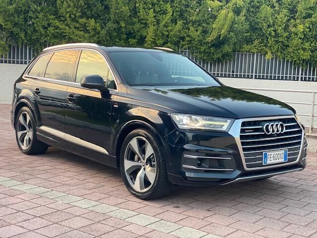 Usata Audi Q7 Business Plus 272 CV (200 kW) 2016 Blu SUV