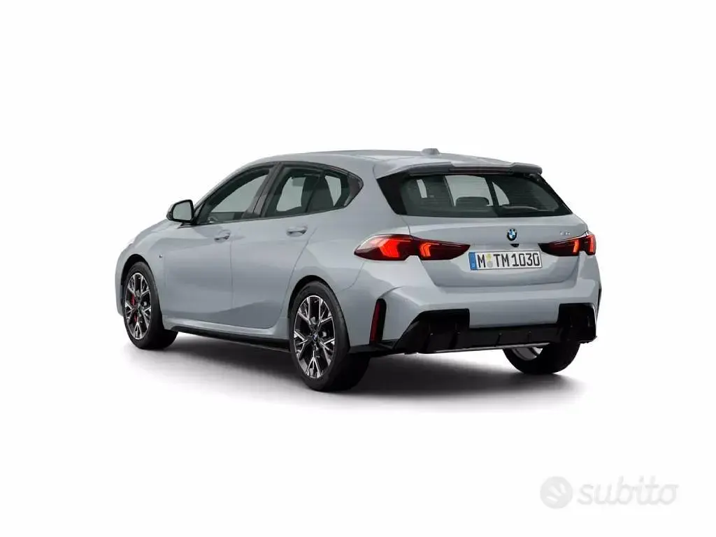 Nuova BMW M135 M Sport 300 CV (220 kW) 2026 Grigio Utilitaria