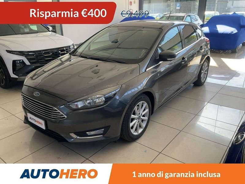 Grigio Usata 2017 Ford Focus Titanium Tre volumi | 9099 € (Buon prezzo) - Immagine 1/3