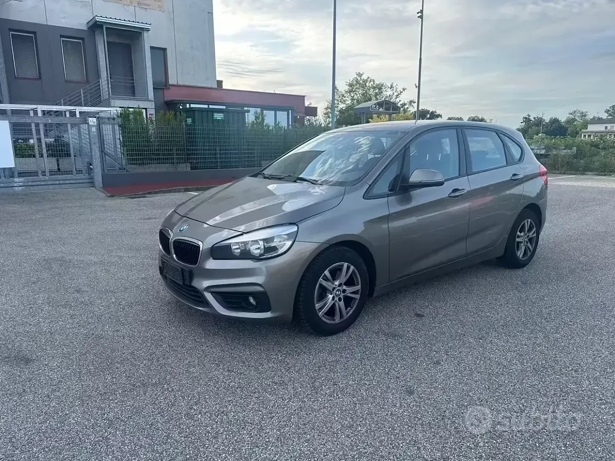 Usata BMW 216 Active Tourer Advantage 116 CV (85 kW) 2015 Grigio Monovolume